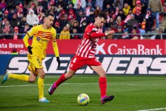 巴塞罗那爆冷负拜仁，莱万双响逆转西甲霸主，巴塞罗那领跑积分榜压力不减