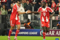 西甲足球盛宴：皇马迎战马竞，曼联逆转拉什福德建功